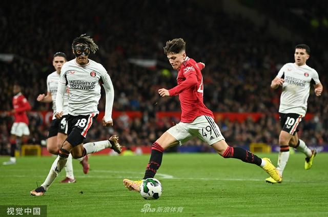 对移民官员 对移民官员